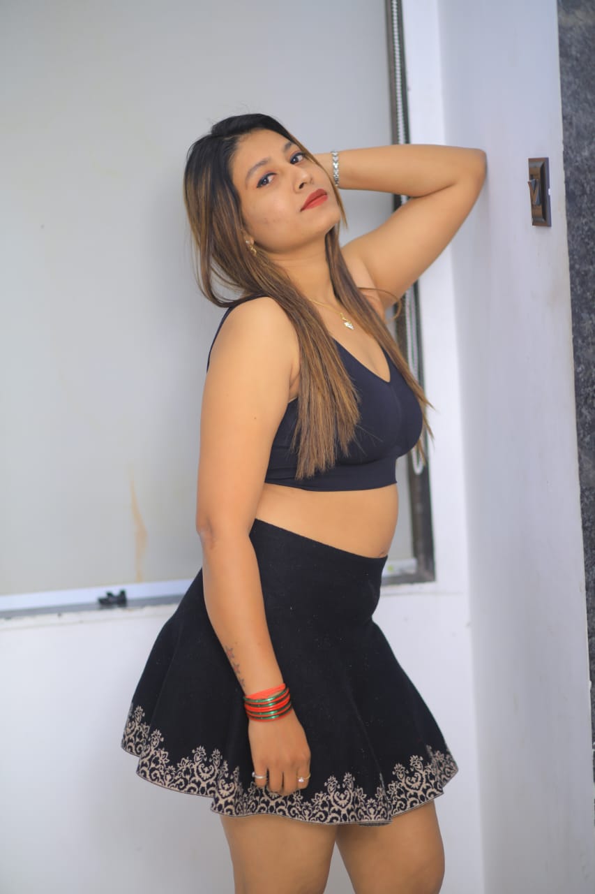 Priyanka (Age - 23)